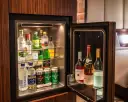 Woda w hotelu: darmowa czy płatna? Uniknij ukrytych kosztów!