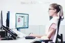 Jakie funkcje pełni monitor, mysz i klawiatura w codziennej pracy?
