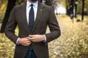 Jakie są modne krawaty – najnowsze trendy, kolory i wzory, które zachwycą