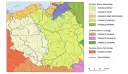 Mapa Polski z zaznaczonymi dorzeczami Wisły, Odry i rzek przymorza, z legendą.