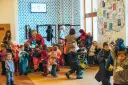 Dzieci w przedszkolu, czas na zabawę! Zastanawiasz się, kiedy zapisać dziecko do przedszkola? Tu jest wesoło i kolorowo.