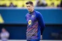 Robert Lewandowski w stroju treningowym FC Barcelona, symbolizujący udane barcelona transfery.
