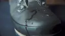 Jak zabezpieczyć buty ze skóry licowej przed zniszczeniem i wilgocią