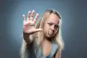 Ile grozi za znęcanie się psychiczne? Poznaj surowe kary i konsekwencje