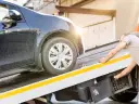 Holowanie automatu: Zasady, ryzyko i jak uniknąć drogiej awarii