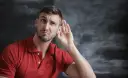 Jak podsłuchiwać przez ścianę: skuteczne metody i ich konsekwencje