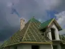 Kto naprawdę robi wiechę na dach? Poznaj tradycję i rolę cieśli
