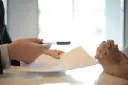 Ubezpieczenie szkolne NNW: obowiązek czy dobrowolne? Decyduj świadomie!