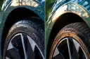 Comparaison de deux pneus Norauto Prevensys 5, l'un mouillé, l'autre sec.