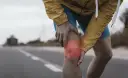 Jak leczyć ból kolan po treningu i uniknąć nawrotów bólu