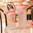 Pojemnik na koktajl: wybierz idealny shaker, bidon lub słoik