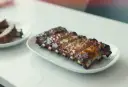 Pyszne żeberka w sosie barbecue, idealne na letni grill.