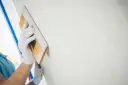 Tynk akrylowy czy silikonowy - który wybór uchroni przed wilgocią?