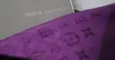 Ile kosztuje chusta Louis Vuitton? Sprawdź ceny i uniknij podróbek