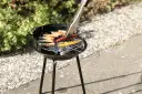 Grill węglowy: Wybierz idealny model i ciesz się smakiem na lata!