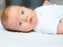 Jak widzi dziecko po urodzeniu? Odkryj zaskakujące fakty o wzroku niemowląt