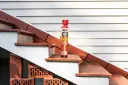 Soudal Soudabond Easy – idealny do mocowania stopni drewnianych do betonu. Szybko i trwale.
