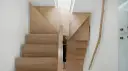 Escaleras de madera para sótano: ¿Cómo elegir y proteger de la humedad?