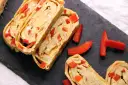 Roladki z jajek z papryką, idealne do tamago przepis. Smaczna przekąska na zimno i ciepło.