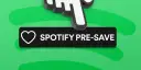 Ikona kursora myszy nad przyciskiem "Spotify Pre-Save" na zielonym tle.