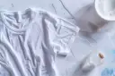 Jak wybielić białą bluzkę z poliestru bez użycia chemii?
