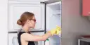 Jak myć lodówkę? Ekspert radzi: czystość to zdrowie i oszczędność!