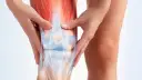 Ból kolana: Co naprawdę oznacza? Przyczyny, objawy, alarmy.