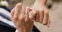 Jak się nosi obrączkę? Tradycje i nowoczesne podejścia do noszenia