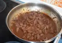 Jak uratować twarde mięso w gulaszu? Sekrety kruchości wołowiny