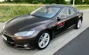 Ile przejedzie Tesla? Zasięg różnych modeli w trudnych warunkach