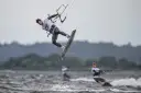 Kitesurfing: Ile naprawdę kosztuje? Scenariusze budżetowe.