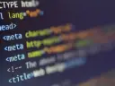 Kod HTML w Notatniku: <!DOCTYPE html> <html lang="en"> <head> <meta charset="UTF-8"> <meta http-equiv="X-UA-Compatible" content="IE=edge"> <meta name="viewport" content="width=device-width, initial-scale=1.0"> <!-- The above meta tags --> <title>Web De...