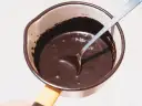 Idealny sos czekoladowy z kakao? Prosty przepis na gładki sos!