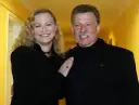 Uśmiechnięta para w czarnych strojach. Kobieta z blond lokami, mężczyzna z wąsami. Być może to Mieczysław Loretz, syn Gepperta, w swoim wieku.