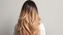 Braune Haare mit Highlights: Ideen, Techniken & Pflege-Tipps