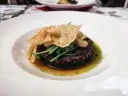 Eleganckie danie z kaszy gryczanej z dodatkami, idealne, by sprawdzić, co zjeść w Białowieży.