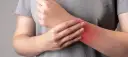 Skuteczne sposoby na ból stawów: leki, domowe metody i dieta