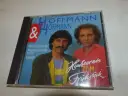 CD-Cover von Hoffmann & Hoffmann mit den beiden Künstlern und dem Titel "Himbeereis zum Frühstück".