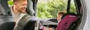 Dziecko z przodu auta? Legalne czy bezpieczne? Sprawdź przepisy!
