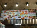 Ile kosztuje duży kebab? Sprawdź ceny w popularnych lokalach