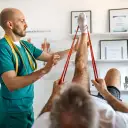 Fizjoterapeuta: Kim jest i jak pomoże Ci odzyskać sprawność?