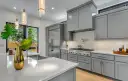 Jakie kolory ścian do szarych mebli kuchennych, aby uniknąć błędów?