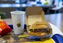 Od kiedy burger drwala znów w McDonald's? Sprawdź daty powrotu!