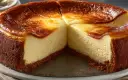 Pyszny, kremowy sernik z chrupiącym spodem. Idealny przepis na sernik, który zachwyci każdego.