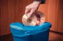 Gdzie wyrzucić płyty CD? PSZOK i 3 kroki do eko utylizacji