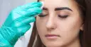Jak zmyć za mocną hennę z brwi? Skuteczne i bezpieczne metody