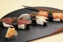 Nigiri co to: odkryj tajemnice tradycyjnego sushi i jego smaków