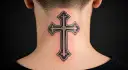 Tatuaż krzyża na szyi: Symbolika, znaczenie i odbiór społeczny