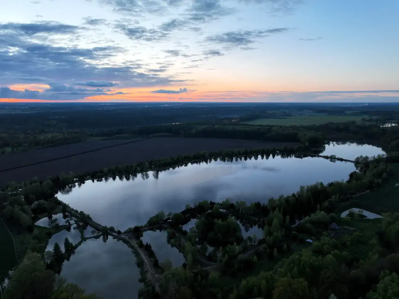 Jarosławki – Spokojny wypad nad jezioro? Sprawdź!