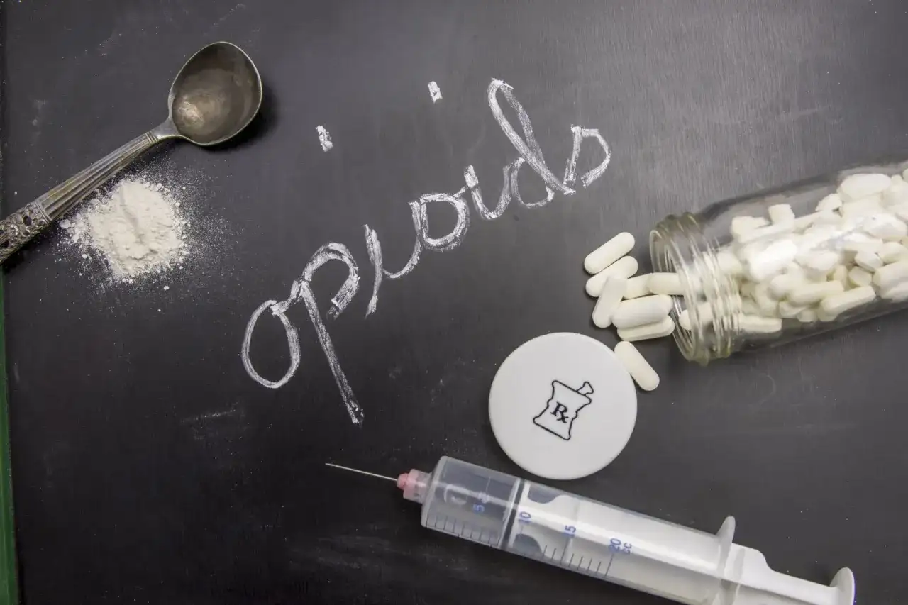 Opioidy - jak działają i jak bezpiecznie leczyć silny ból?